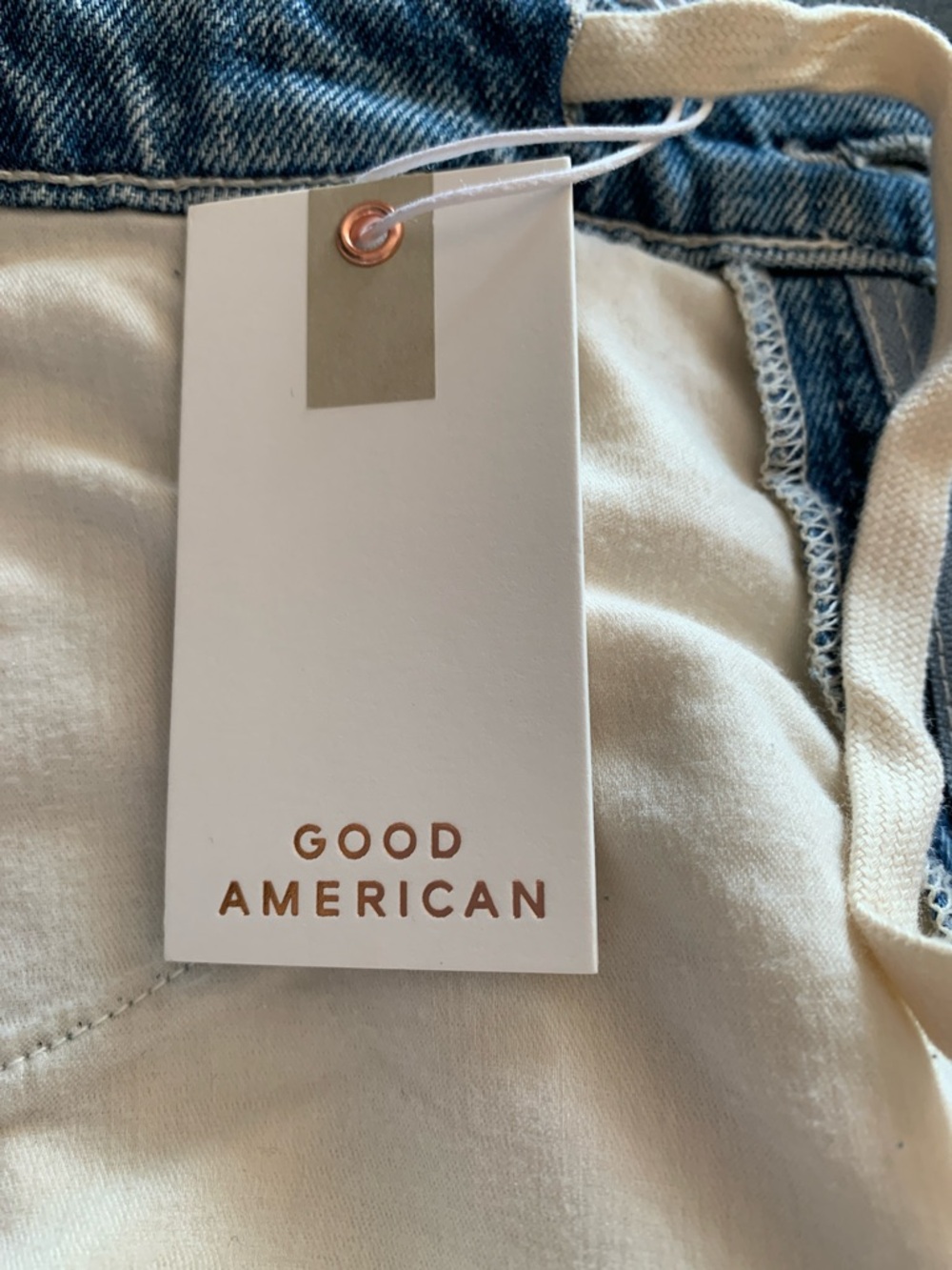 Good American
Good Extreme
Ripped Super
High Waist Barrel
Jeans - Picture 11 of 17